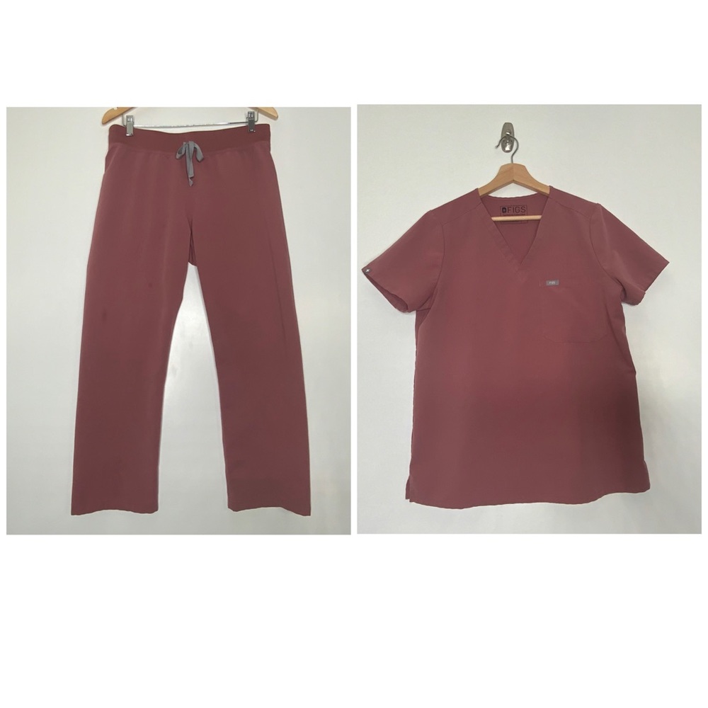 Figs Kade Cargo Scrub -Size Medium. Color in Dark Salmon. Both top and bottom!